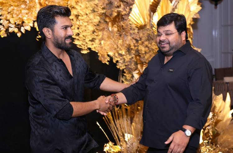 நடிகர் ராம் சரணின் வி மெகா பிக்சர்ஸ் தனது முதல் படைப்பிற்காக அபிஷேக் அகர்வால் ஆர்ட்ஸ் உடன்  இணைகிறது