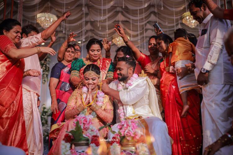 கோலாகலமாக நடைபெற்ற யூடியூப் பிரபலம், இயக்குநர் விஜயின் திருமணம்