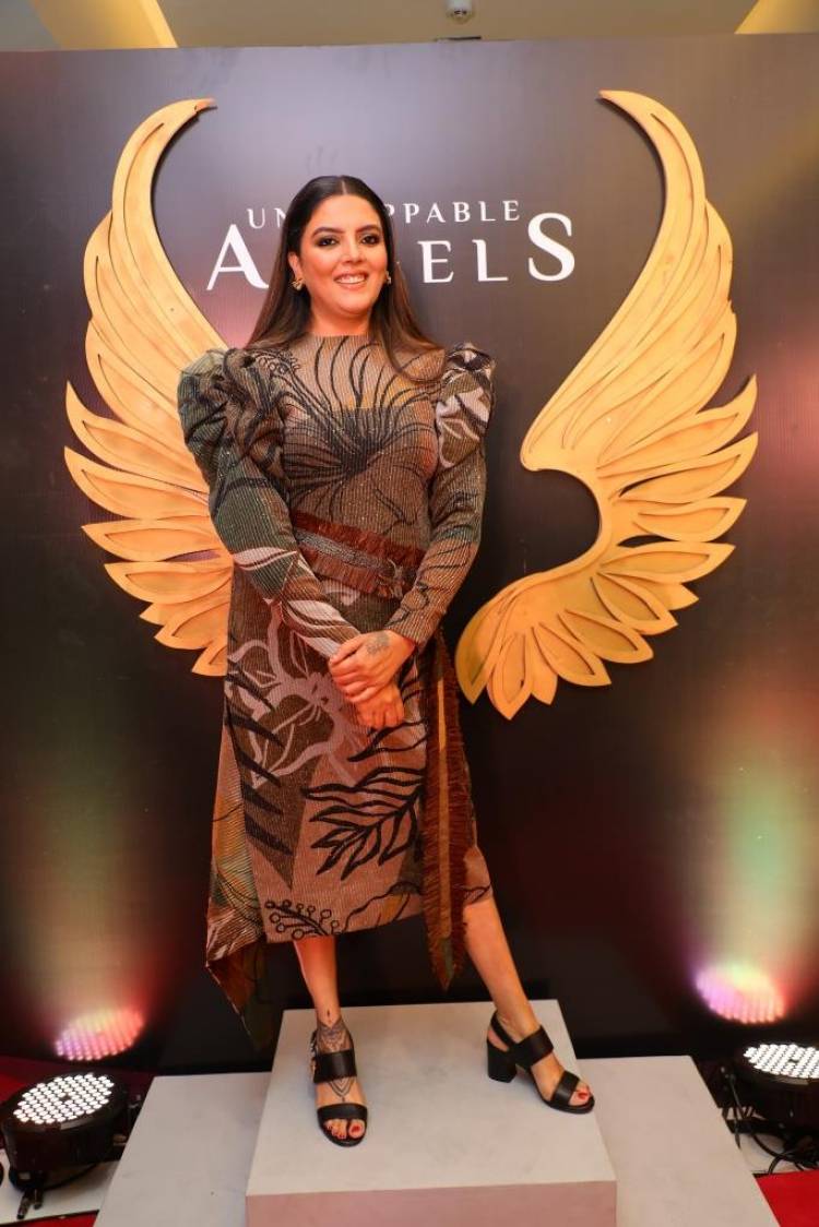 மீனா சாப்ரியாவை பார்க்கும்போது எனக்கு என் அன்னையின் நினைவு தான் வருகிறது - நடிகை ஐஸ்வர்யா ராஜேஷ்