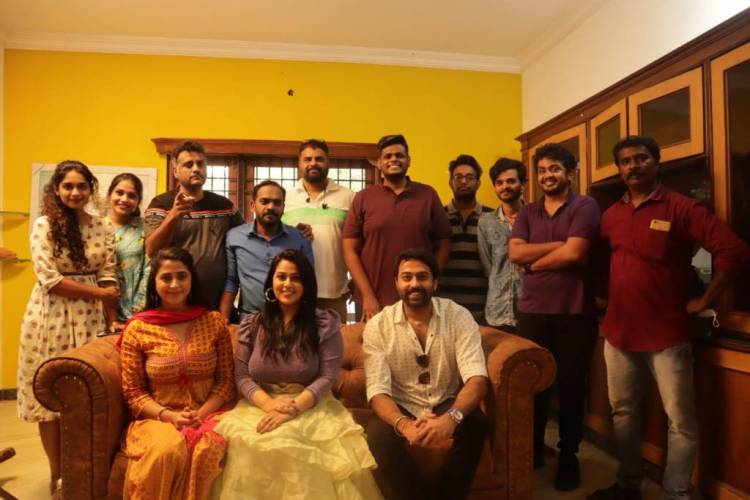 திரைப்பட இயக்குநர் பாலாஜி வேணுகோபால் 'லிவ்-இன்' ரிலேஷன்ஷிப் கான்செப்ட்டை வர இருக்கும் தனது புதிய இணையத்தொடரில் இதற்கு முன்பு வந்துள்ள செல்லுலாய்டு மற்றும் தொலைக்காட்சி தொடர்களை விஞ்சும் வகையில் புதிய உயரத்திற்கு எடுத்து வர உள்ளார். இந்தத் தொடருக்கு 'பானி பூரி'  என்று பெயரிடப்பட்டுள்ளது. 
