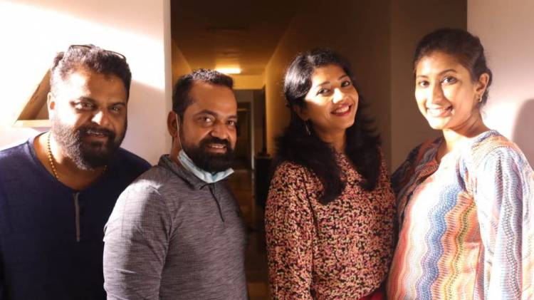 திரைப்பட இயக்குநர் பாலாஜி வேணுகோபால் 'லிவ்-இன்' ரிலேஷன்ஷிப் கான்செப்ட்டை வர இருக்கும் தனது புதிய இணையத்தொடரில் இதற்கு முன்பு வந்துள்ள செல்லுலாய்டு மற்றும் தொலைக்காட்சி தொடர்களை விஞ்சும் வகையில் புதிய உயரத்திற்கு எடுத்து வர உள்ளார். இந்தத் தொடருக்கு 'பானி பூரி'  என்று பெயரிடப்பட்டுள்ளது. 