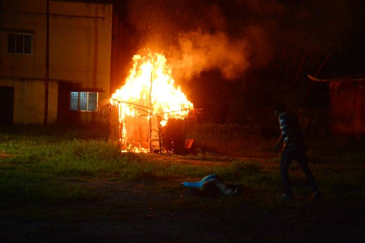 படப்பிடிப்பில் மிகப்பெரிய தீ விபத்தில் இருந்து மயிரிழையில் உயிர்தப்பிய 'ஃ' பட ஹீரோவும் இயக்குநரும் 