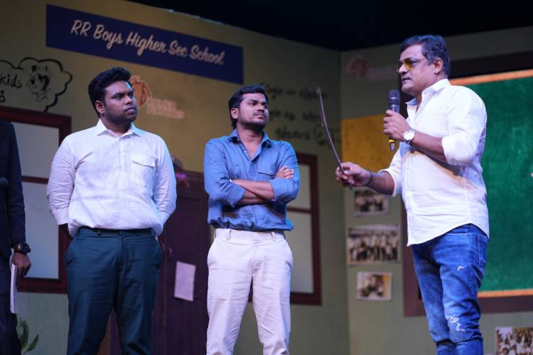 கல்லூரி கலை நிகழ்ச்சி போல, கோலாகலமாக நடந்த “பாபா பிளாக் ஷிப்” திரைப்பட இசை மற்றும் டிரெய்லர் வெளியீட்டு விழா !