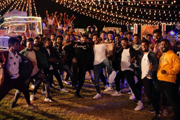 Harris Jayaraj’s Indie Song ‘Makka Makka’ ft. Ashwin Kumar & Mugen Rao celebrates the Carnival of Friendship Harris Jayaraj’s Indie Song ‘Makka Makka’ ft. Ashwin Kumar & Mugen Rao celebrates the Carnival of Friendship 