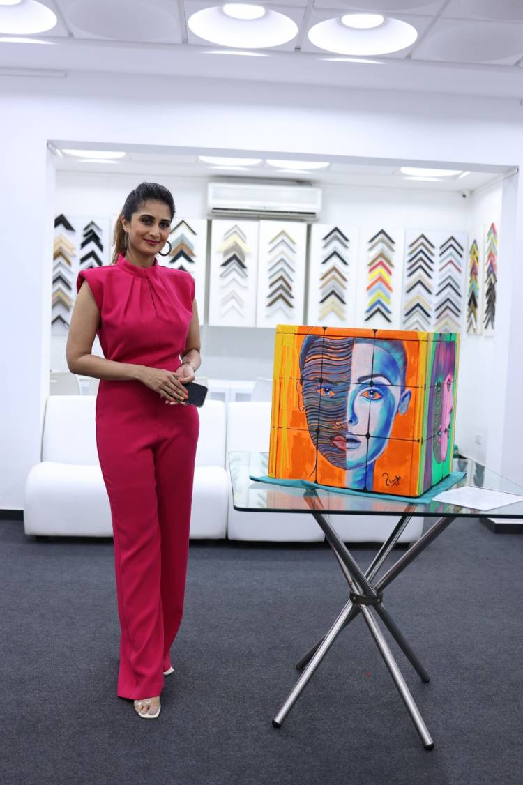Filmmaker Mani Ratnam and Music Director A.R. Rahman visit Actress Shamlee’s solo art show “SHE” 