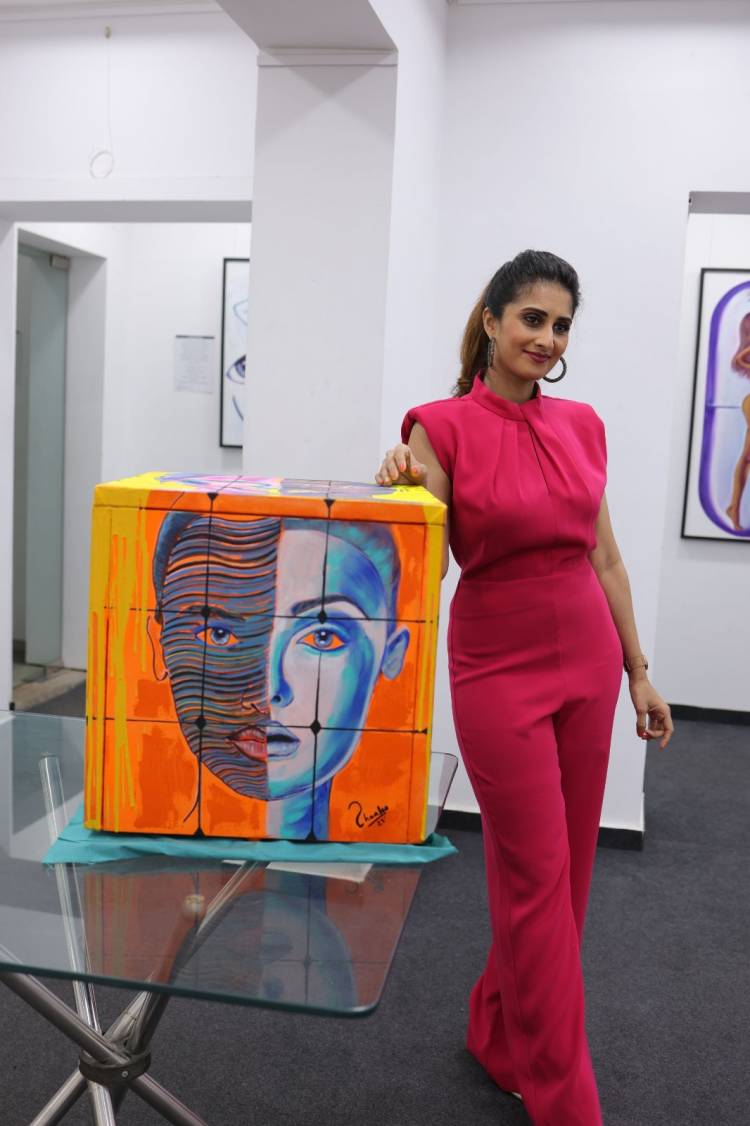 Filmmaker Mani Ratnam and Music Director A.R. Rahman visit Actress Shamlee’s solo art show “SHE” 