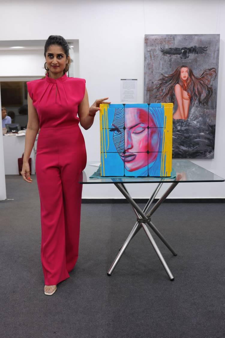 Filmmaker Mani Ratnam and Music Director A.R. Rahman visit Actress Shamlee’s solo art show “SHE” 