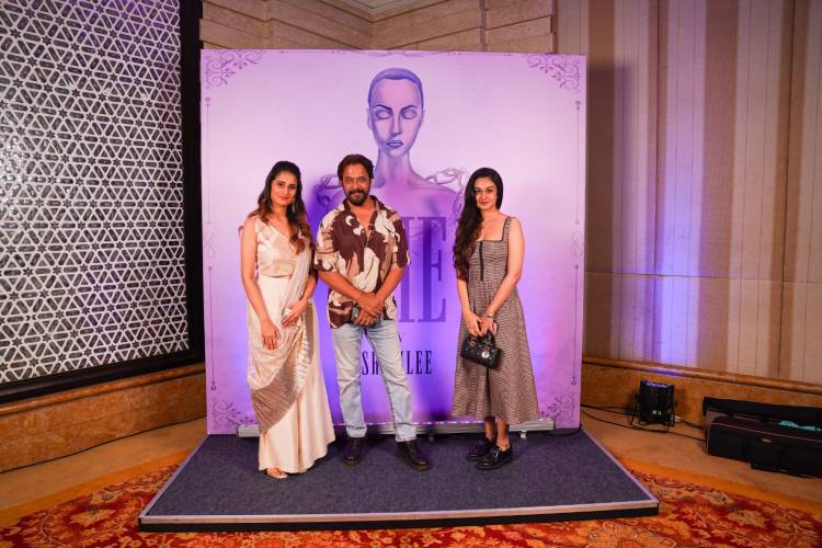 Filmmaker Mani Ratnam and Music Director A.R. Rahman visit Actress Shamlee’s solo art show “SHE” 