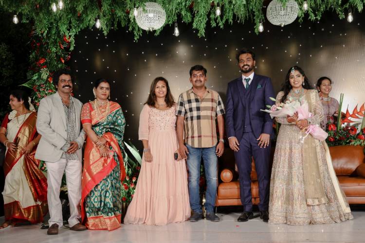 தயாரிப்பாளர் ஐபி கார்த்திகேயனின் மூத்த மகள் டாக்டர் கருணா கார்த்திகேயனின் திருமண வரவேற்பு நிகழ்ச்சியில் பிரபலங்கள் குவிந்தனர்