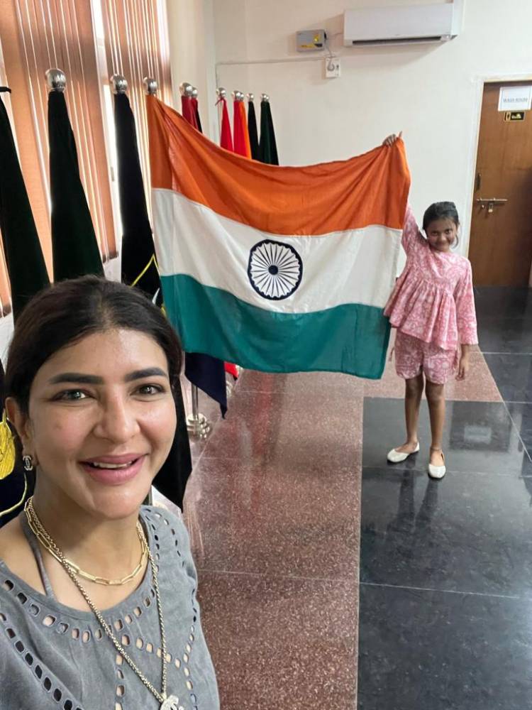 குணசித்திர பாத்திரங்களில் கொடி கட்டும்  நடிகை ஷாலினி சரோஜ் !!