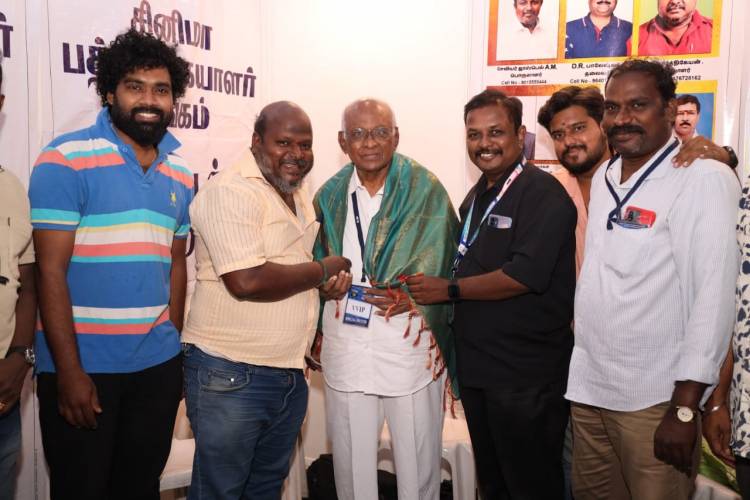 " 'சண்டே ன்னா மட்டன்னு... வரும் ஃபிரைடே 'DD ரிட்டர்ன்'னு...எனவும் 'சினிமா பத்திரிகையாளர் சங்கத்'துக்கு ஒரு வணக்கத்தை போடு...'