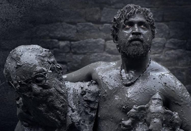 ஒரு கையில் பெரியார்.. மறுகையில் பிள்ளையார் - பாலாவின் ‘வணங்கான்’ ஃபர்ஸ்ட் லுக்