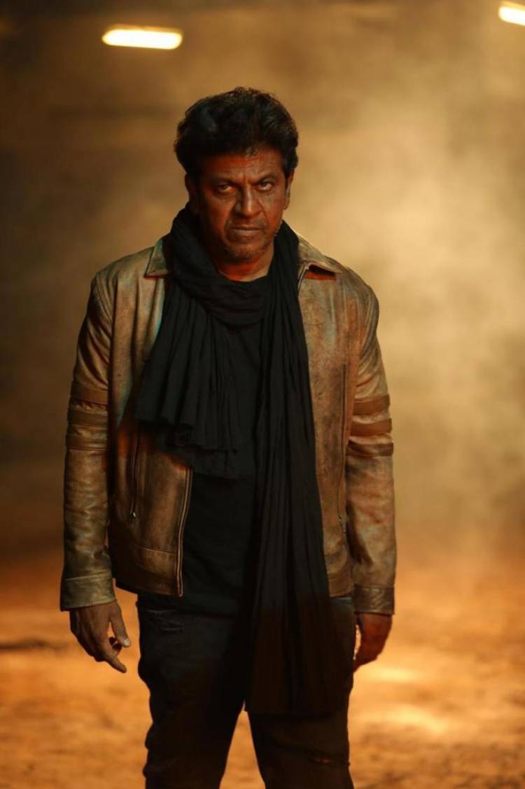 சிவராஜ் குமாரின் கோஸ்ட் பட டிரைலரை வெளியிட்ட தனுஷ்  ரசிகர்களை கவர்ந்த சிவராஜ் குமாரின் கோஸ்ட் டிரைலர்