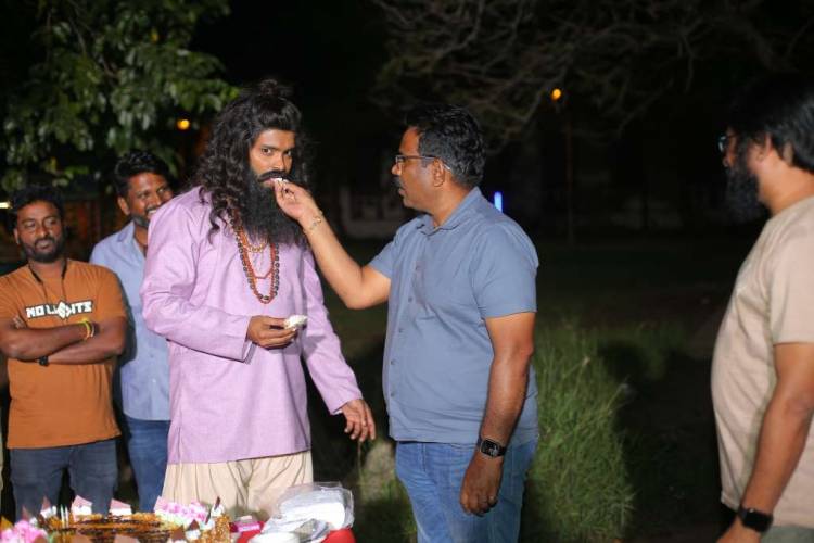 நடிகர் வெற்றி பிறந்தநாளை,  கேக் வெட்டி கொண்டாடிய ஆலன் படக்குழு !!