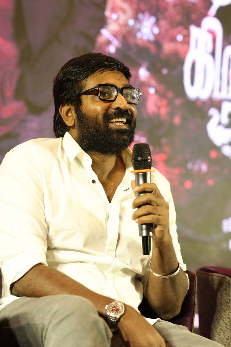 மெரி கிறிஸ்துமஸ் பத்திரிகையாளர் சந்திப்பு