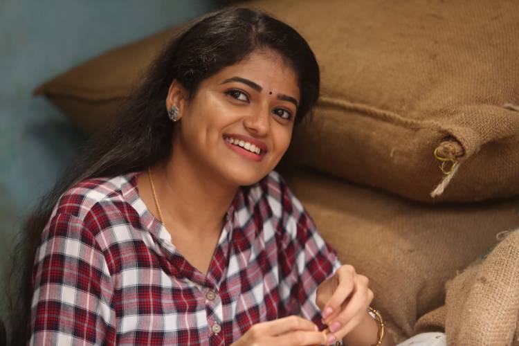 ஆர். கே. சுரேஷ் நடிக்கும் " காடுவெட்டி " சோலை ஆறுமுகம் இயக்கியுள்ளார்.