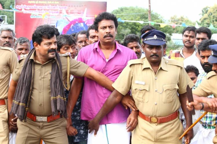 சமுத்திரக்கனி, யோகிபாபு நடிப்பில், இயக்குநர் ராஜேந்திர சக்கரவர்த்தி இயக்கத்தில் உருவாகி இருக்கும் ’யாவரும் வல்லவரே’ படம் மார்ச் 15 அன்று வெளியாகிறது!