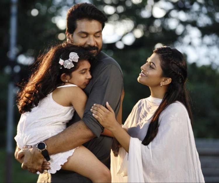 நடிகை கயல் ஆனந்தியின் 'ஒயிட் ரோஸ்' படம் ஏப்ரல் 5, 2024 அன்று வெளியாகிறது!