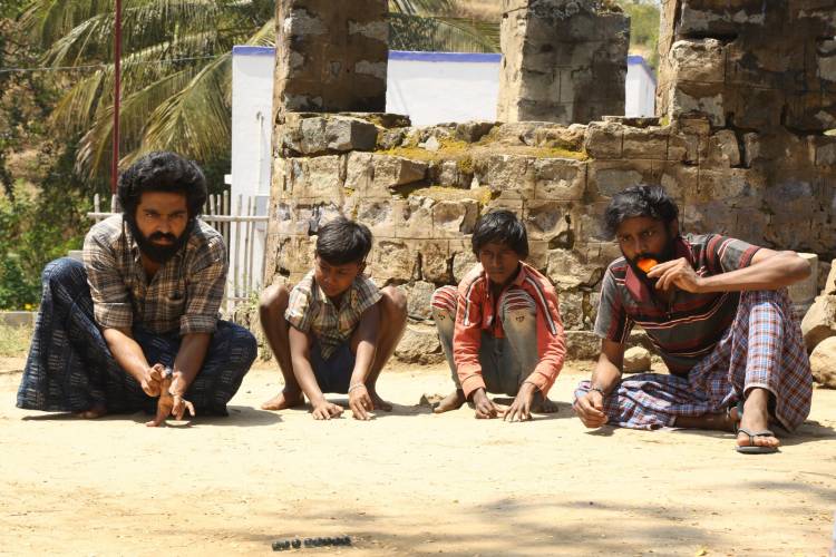 ஜிவி பிரகாஷ் நடிப்பில் வெளியாகவுள்ள 'கள்வன்' படத்தில் இருந்து களவாணி பசங்க என்ற நான்காவது சிங்கிள் லிரிக்கல் வீடியோ வெளியாகி ரசிகர்களின் மனதை கொள்ளையடித்துள்ளது!