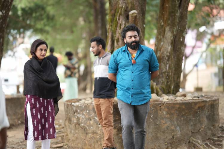 உணர்ச்சிகரமான சஸ்பென்ஸ் த்ரில்லர் 'பிஹைண்ட் '