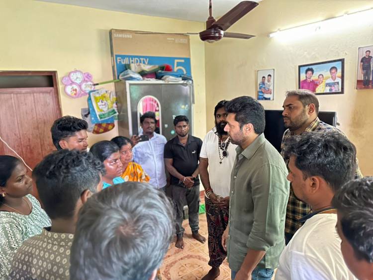 ரசிகர் மரணம், வீட்டுக்கு சென்று ஆறுதல் கூறிய நடிகர் ஜெயம் ரவி !! 