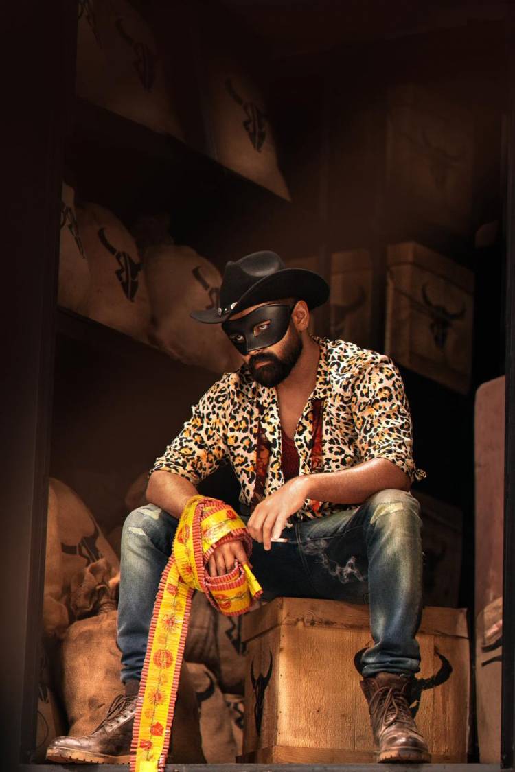 உஸ்தாத் ராம் பொதினேனி, பூரி ஜெகன்நாத், சார்மி கவுர், பூரி கனெக்ட்ஸின் கிரேஸி இந்தியன் புராஜெக்ட் 'டபுள் ஐஸ்மார்ட்' டிமாக்கிகிரிகிரி டீசர் மே 15 அன்று வெளியாகிறது!