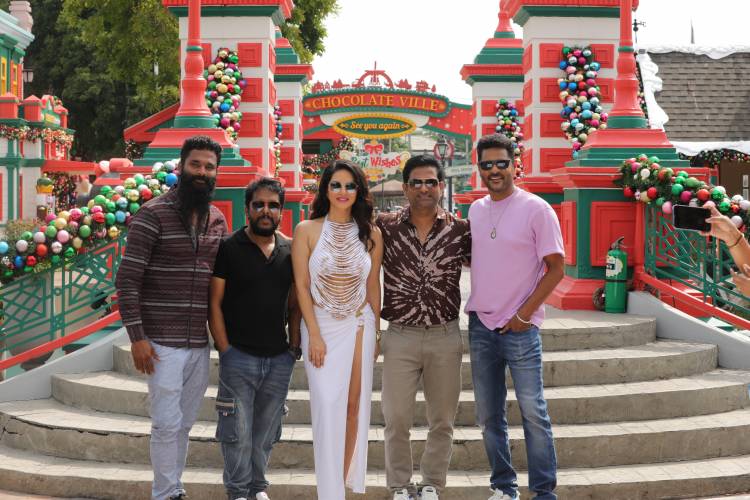 மக்கள் செல்வன்' விஜய் சேதுபதி வெளியிட்ட பிரபுதேவாவின் 'பேட்ட ராப்' பட டீசர்!