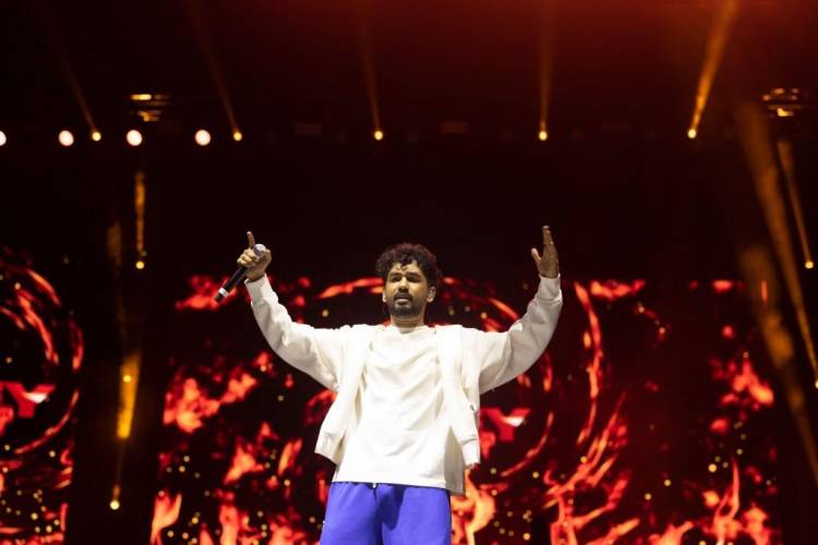 லண்டனில் புகழ்மிகு OVO Arena Wembley இல்,   ஹிப்ஹாப் தமிழா ஆதியின் கடைசி உலகப்போர் ஃபர்ஸ்ட் லுக் !!