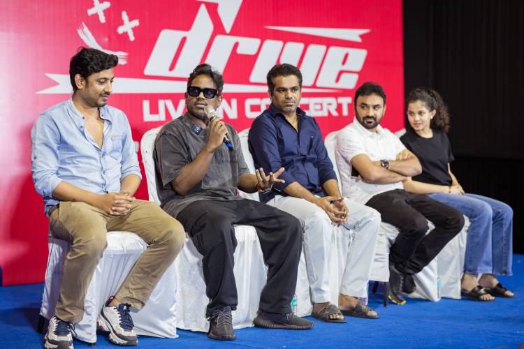 நாய்ஸ் & கிரைன்ஸ் மற்றும் பூமர் ஃபேஷன் இணைந்து வழங்கும் இந்தியாவில் முதல்முறையாக 360 டிகிரி வடிவிலான மேடையில் நேரலையாக இசை நிகழ்ச்சி நடத்தும் யுவன் சங்கர் ராஜா 