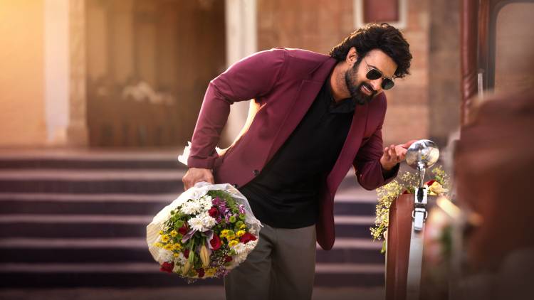 ரிபெல் ஸ்டார் பிரபாஸ், பீப்பிள் மீடியா ஃபேக்டரி மற்றும் மாருதி இணையும் பான் இந்திய பிரம்மாண்ட திரைப்படமான "தி ராஜா சாப்" படத்தின் க்ளிம்ப்ஸ் வெளியாகியுள்ளது !