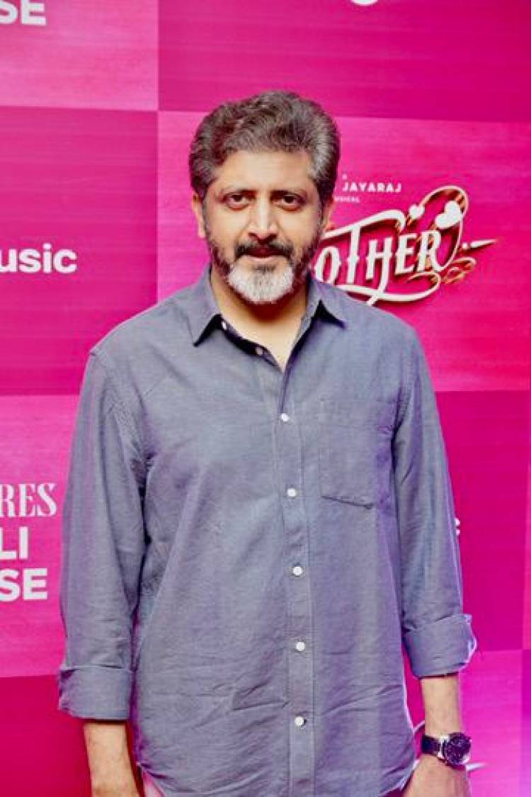 தயாரிப்பாளர் சுந்தரின் ஸ்கிரீன் சினி நிறுவனம் தயாரித்து, நடிகர் ஜெயம் ரவி நடிக்க, இயக்குனர் ராஜேஷ் இயக்கத்தில், ஹாரிஸ் ஜெயராஜ் இசையில் உருவாகி வரும் படம் #பிரதர். 