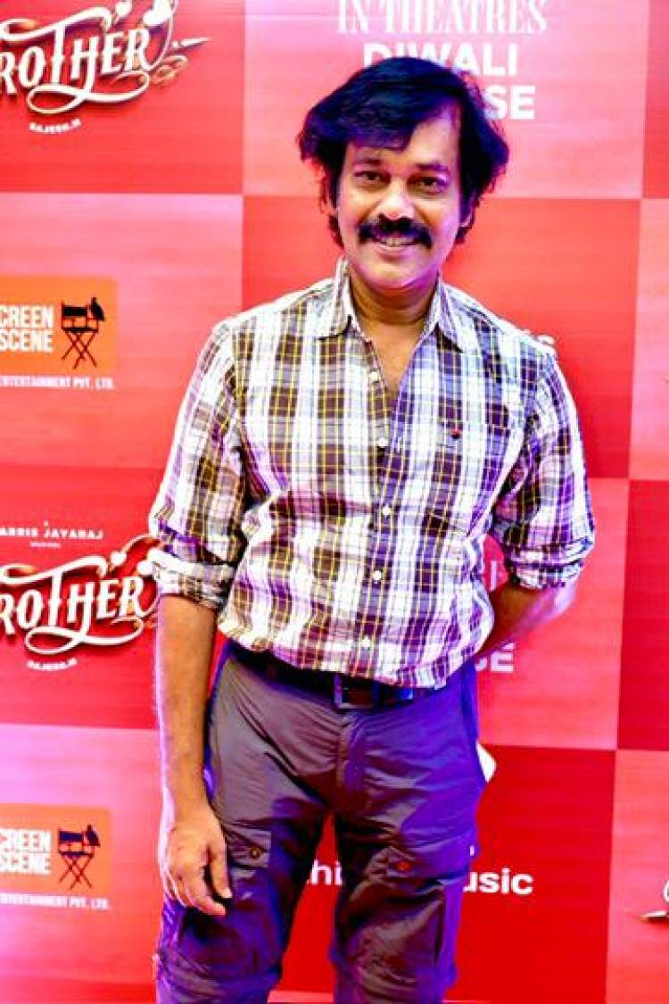 தயாரிப்பாளர் சுந்தரின் ஸ்கிரீன் சினி நிறுவனம் தயாரித்து, நடிகர் ஜெயம் ரவி நடிக்க, இயக்குனர் ராஜேஷ் இயக்கத்தில், ஹாரிஸ் ஜெயராஜ் இசையில் உருவாகி வரும் படம் #பிரதர். 