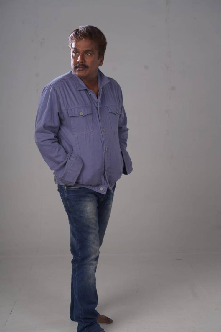 கோழிப்பண்ணை செல்லத்துரை படத்தின் மூலம்  நடிகரான இயக்குனர் நவீன்.