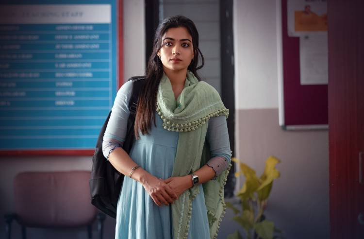 நேஷனல் க்ரஷ் ராஷ்மிகா மந்தனாவின் "தி கேர்ள்பிரண்ட்" படத்தின் டீஸரை ஹீரோ விஜய் தேவரகொண்டா வெளியிட்டார்