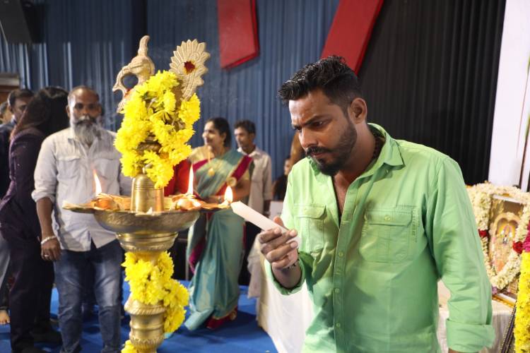 வீ.ஆர். சினி கிரியேஷன்ஸ் சார்பில் டாக்டர் அருண் பிரசாத் அவர்களின் முதல் தயாரிப்பில்  விரைவில் படப்பிடிப்பு தொடங்க விருக்கும் சைன்ஸ் ஃபிக்ஷன் திரில்லர் திரைப்படம் தீ ஸ்டிங்கர் .