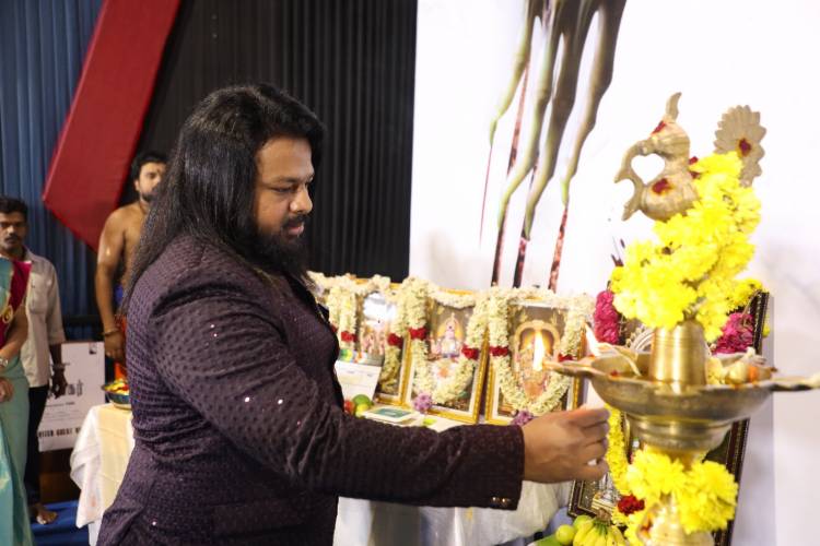 வீ.ஆர். சினி கிரியேஷன்ஸ் சார்பில் டாக்டர் அருண் பிரசாத் அவர்களின் முதல் தயாரிப்பில்  விரைவில் படப்பிடிப்பு தொடங்க விருக்கும் சைன்ஸ் ஃபிக்ஷன் திரில்லர் திரைப்படம் தீ ஸ்டிங்கர் .