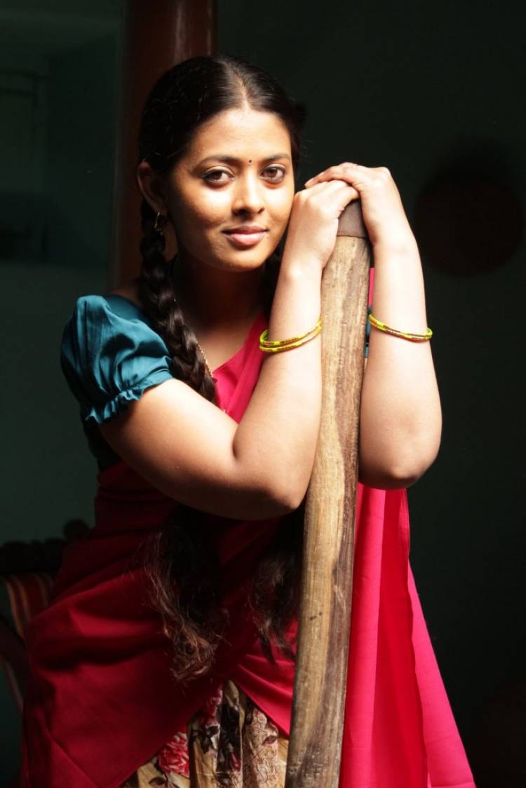 விவசாயத்தின் பெருமையை, தமிழனின் பண்பாடான உறவுகளின் ஆழத்தையும் அர்த்தத்தையும் பேசும் அருமையான படம் “பூர்வீகம்” !!