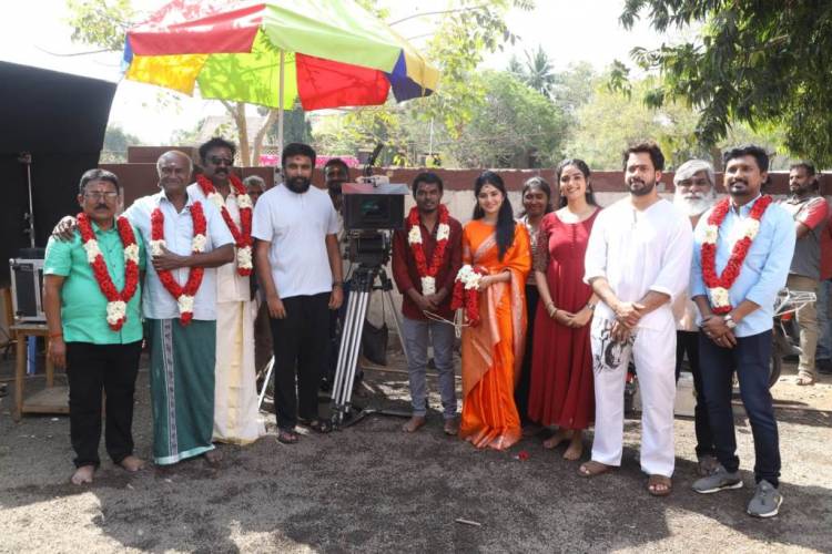 சசிகுமார், சத்யராஜ் மற்றும் பரத் நடிக்கும் குடும்பத்துடன் காணக்கூடிய பொழுதுபோக்கு திரைப்படத்தின் படப்பிடிப்பு பூஜையுடன் தொடங்கியது!