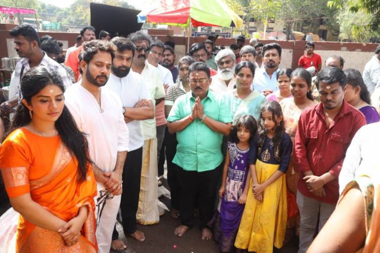 சசிகுமார், சத்யராஜ் மற்றும் பரத் நடிக்கும் குடும்பத்துடன் காணக்கூடிய பொழுதுபோக்கு திரைப்படத்தின் படப்பிடிப்பு பூஜையுடன் தொடங்கியது!