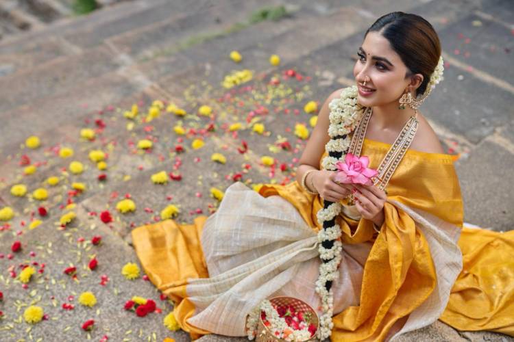 Actress Saanya Iyer Scripts Success: Crowned SIIMA Most Promising Newcomer