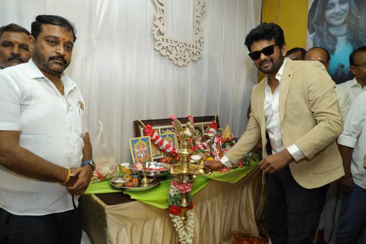 "யாஷிகா ஆனந்த்" நடிக்கும் “டாஸ்” திரைப்படம் பூஜையுடன் இனிதே துவங்கியது... 