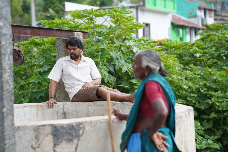 கிணறு (Kinaru) – “The Well” எனப் பொருள்படும் குழந்தைகள் படம், குழந்தைகள் தினத்தை (November 14th) முன்னிட்டு திரைக்கு வருகிறது. Madras Stories தயாரித்துள்ள இந்த படம், புதிய இயக்குநர் மற்றும் புதுமையான தொழில்நுட்பக் குழுவை அறிமுகப்படுத்தும் நோக்கில் உருவானது.