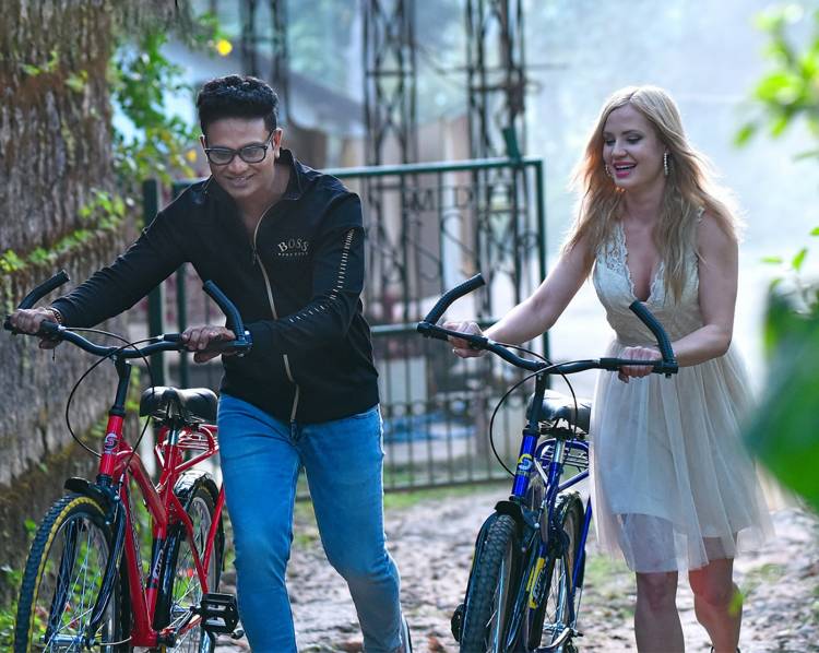 'எ பியூட்டிஃபுல் பிரேக்கப்’, காதல் மற்றும் அமானுஷ்யம் கலந்த ஆங்கிலப் படத்தின் டீசர் வெளியீடு, திரைப்படம் 2026 காதலர் தினத்தன்று வெளியாகிறது