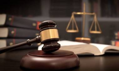 சொகுசு விடுதியில் பார்ட்டி நடத்திய நடிகை கவிதாஸ்ரீ கைது!