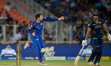Mitchell Santner Out for Month Due to Shoulder Injury