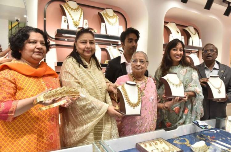 Sri Jagdamba Pearls opens on Dr AS Rao Nagar high street