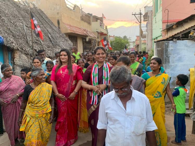  AIADMK star campaigner Apsara Reddy's Election campaign at  Theni district.