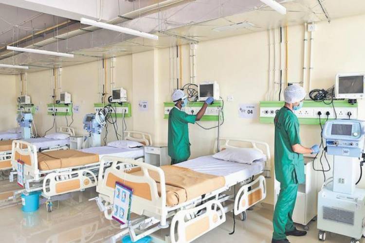 சென்னையில் நாள் ஒன்றுக்கு சுமார் 4 ஆயிரத்திற்கும் மேற்பட்டோர் கொரோனா தொற்றுக்கு ஆளாகி வருகின்றனர்