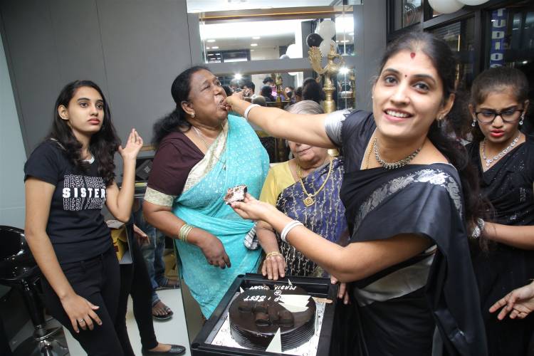 Cheap & Best Affordable Mens Salon 25th new outlet at Madipakkam