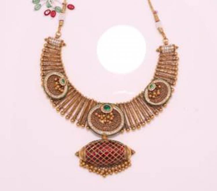 Kalyan Jewellers top 5 jewellery picks to celebrate Pongal Glam up your attire with a special touch of our traditional jewellery 